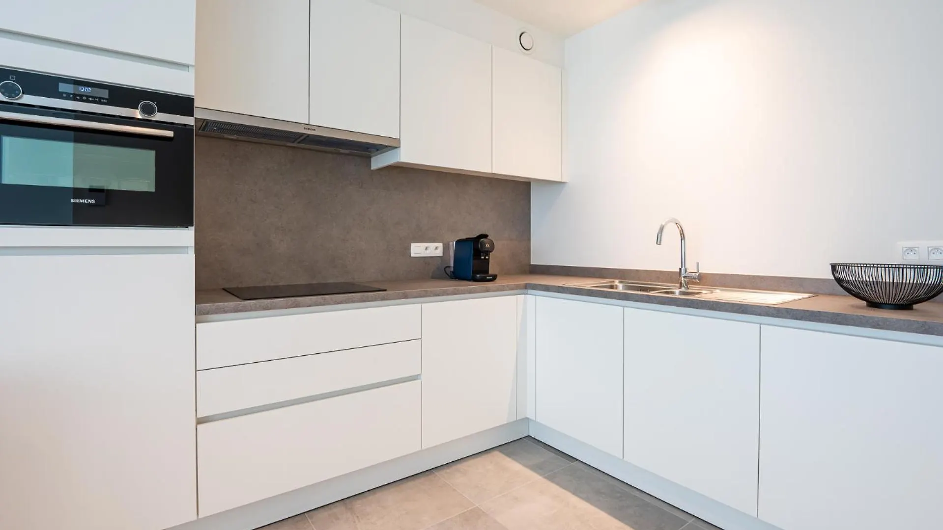 Central Situated Brand New Apartment For 5 Ostend